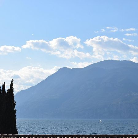 Albergo Al Pescatore Brenzone sul Garda Exterior photo