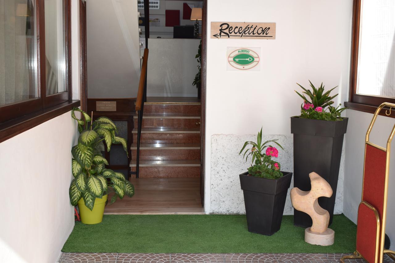 Albergo Al Pescatore Brenzone sul Garda Exterior photo
