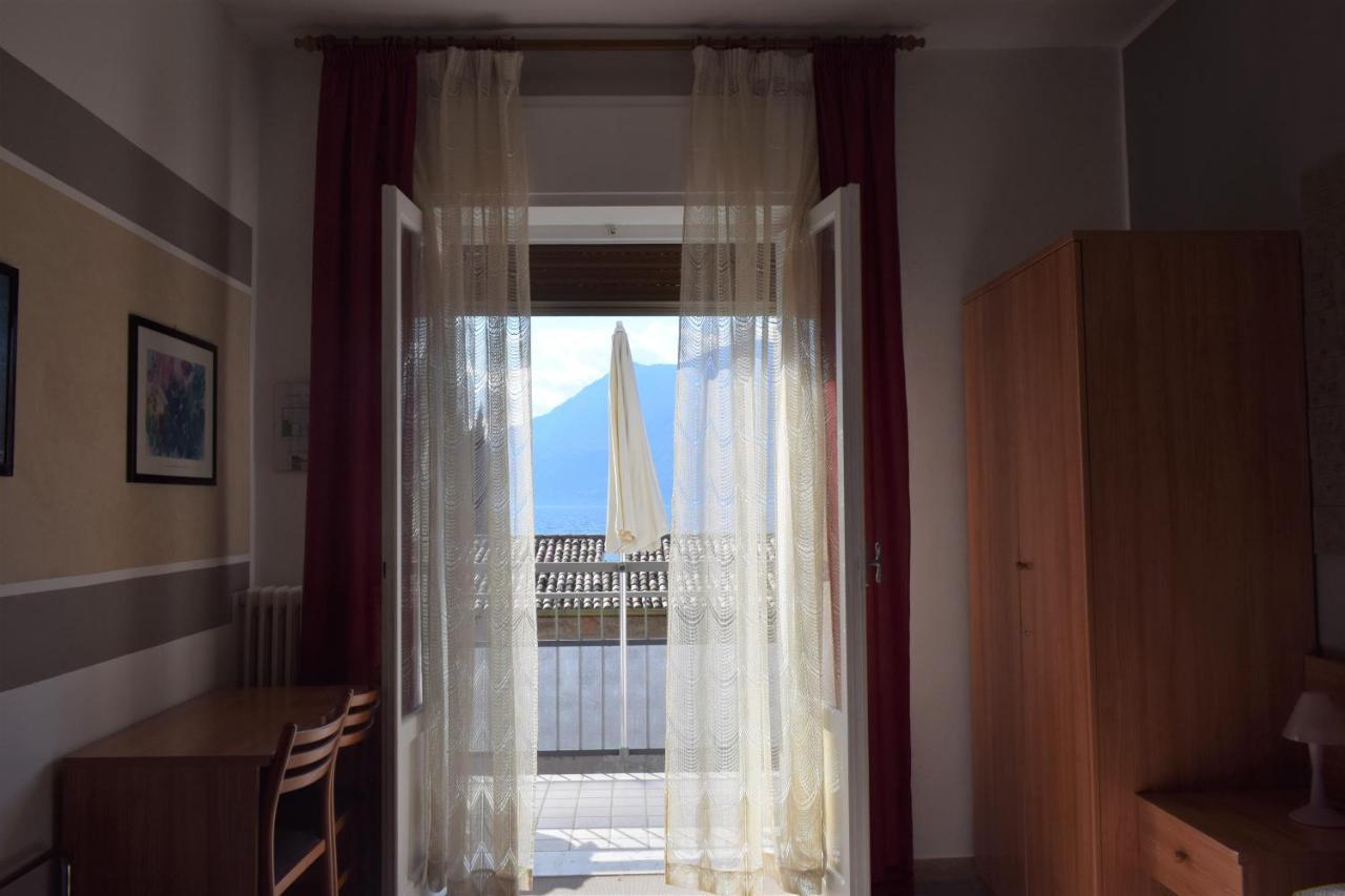 Albergo Al Pescatore Brenzone sul Garda Exterior photo