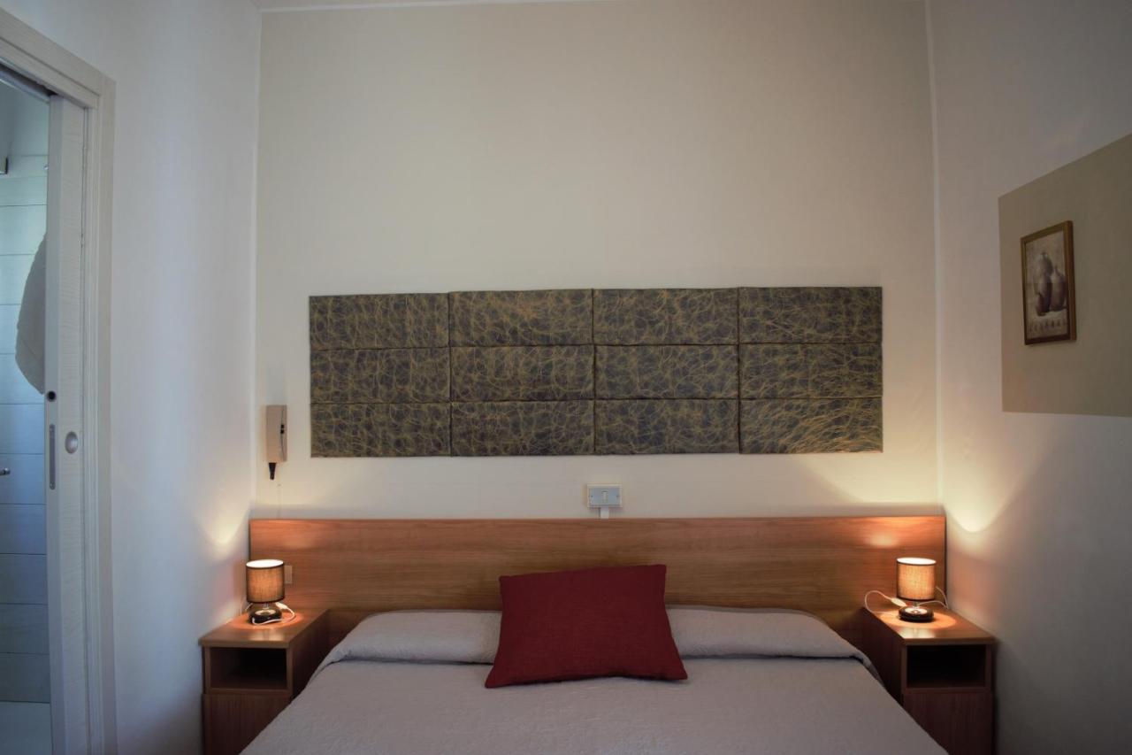 Albergo Al Pescatore Brenzone sul Garda Exterior photo