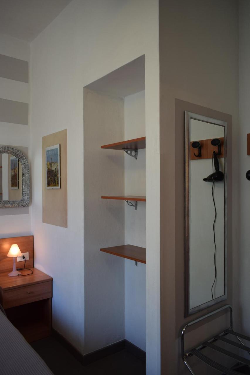 Albergo Al Pescatore Brenzone sul Garda Exterior photo