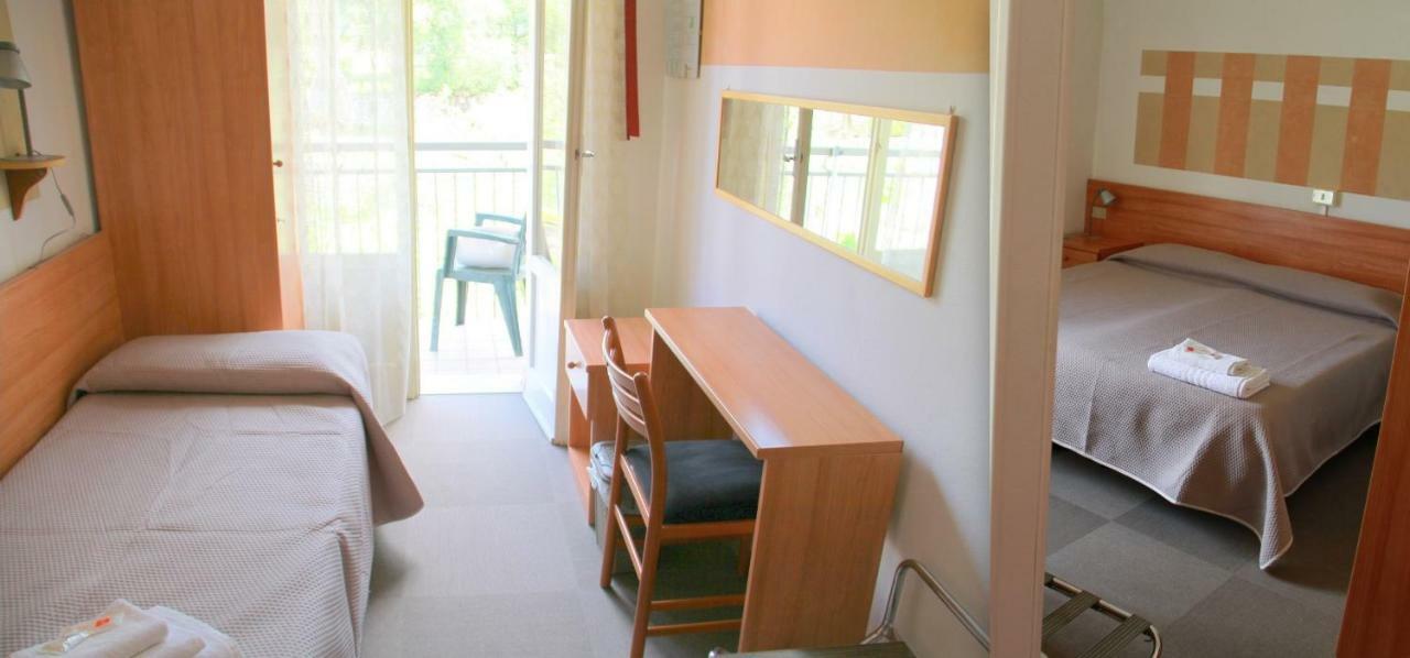 Albergo Al Pescatore Brenzone sul Garda Exterior photo