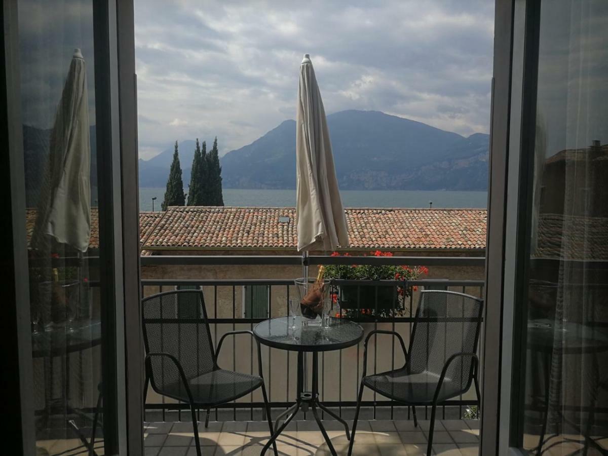 Albergo Al Pescatore Brenzone sul Garda Exterior photo