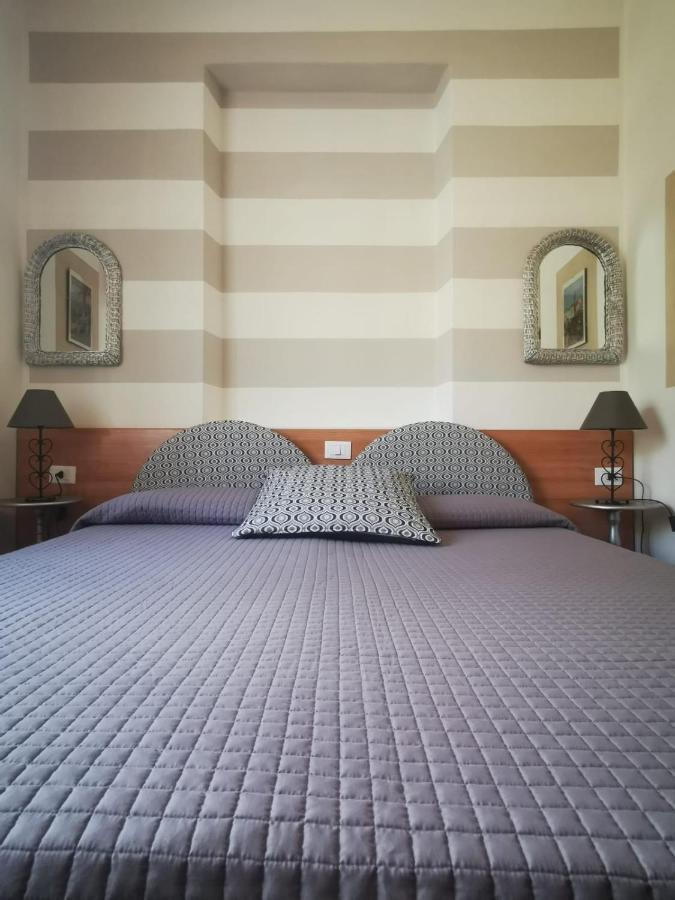 Albergo Al Pescatore Brenzone sul Garda Exterior photo